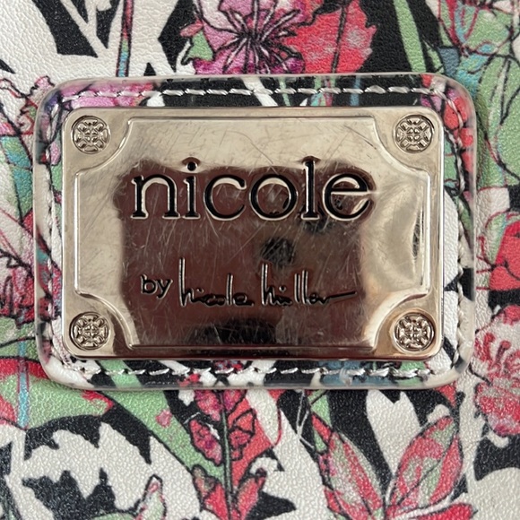 Nicole by Nicole Miller Shoulder Bag/Multicolor Flower Print gently - Picture 10 of 11